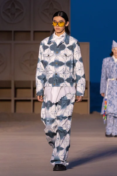 Look 83